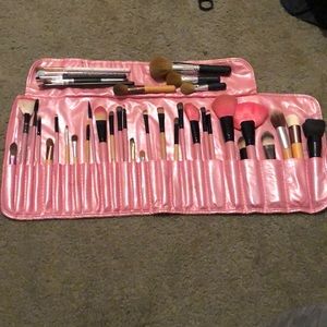 Slightly Used makeup brushes